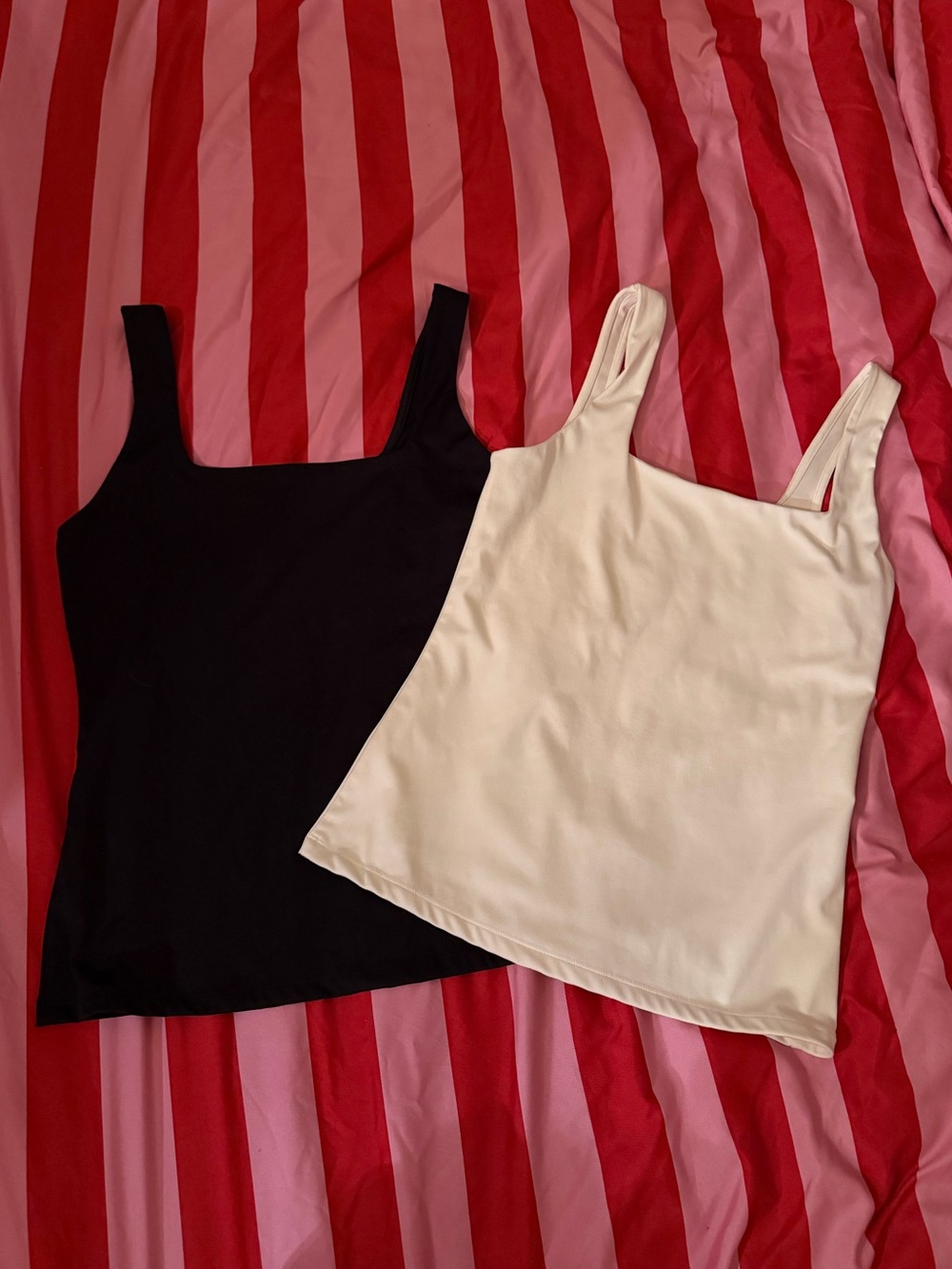 3/$25 💫 Nine West Reversible Black & White Tank Top Bundle Size M - Picture 6 of 6